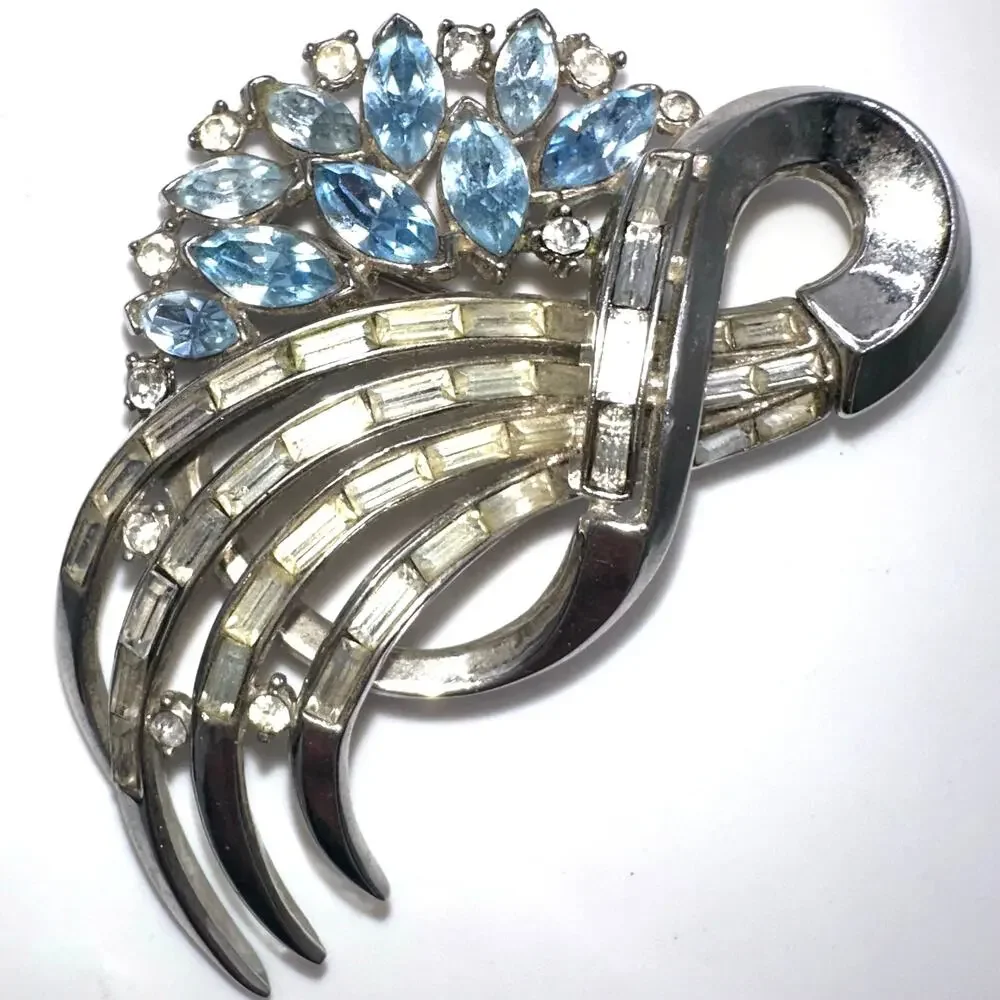 Trifari Alfred Philippe 1952 Comet silver tone clear sky blue rhinestones brooch